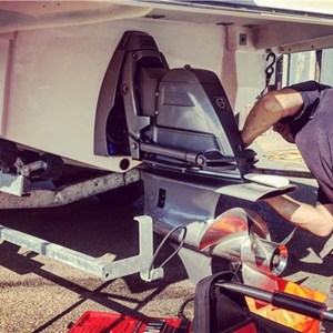 Volvo Penta V8 300 With DPS-B Drive Stops After Being Put Into Astern